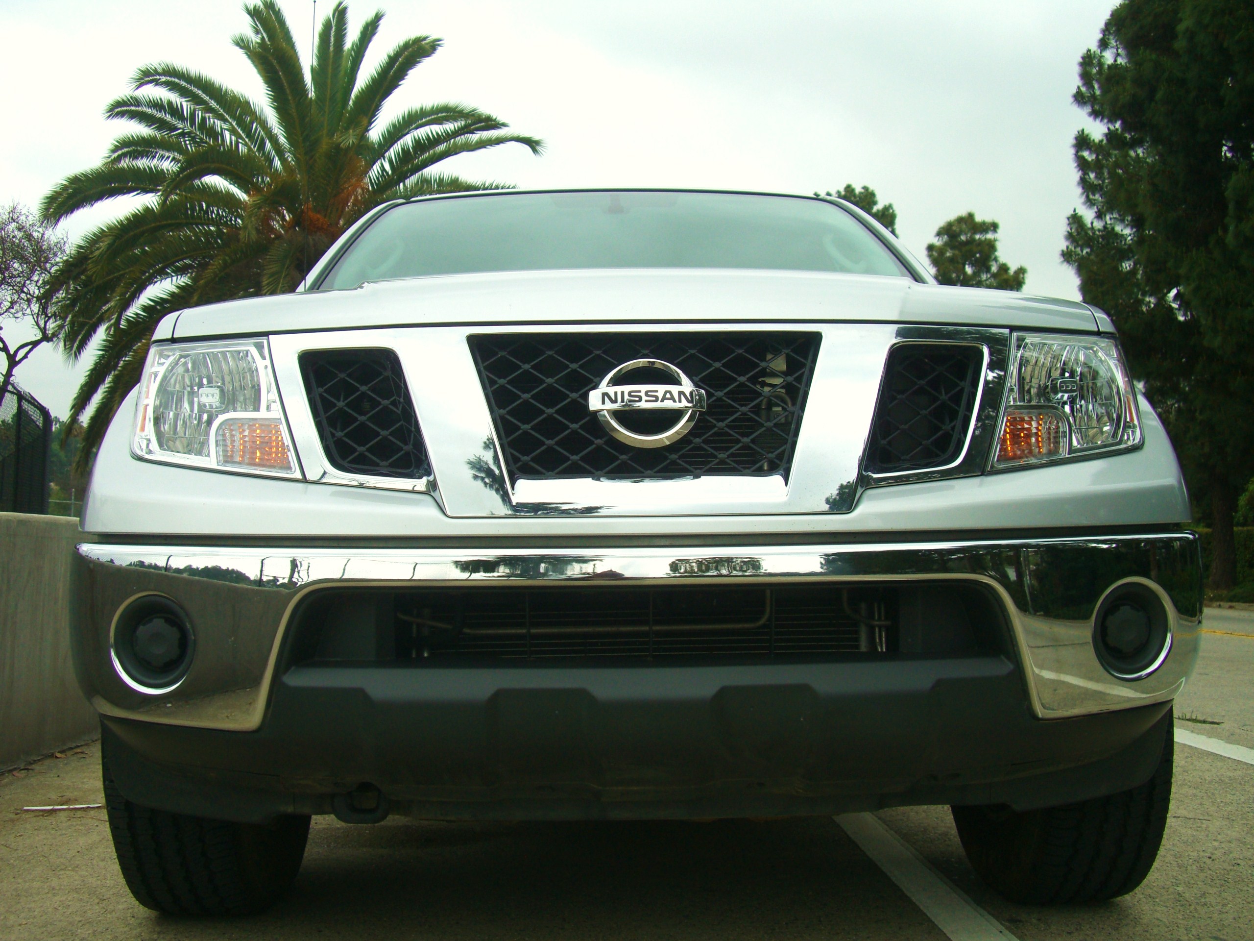 Nissan frontier pickup truck size #5